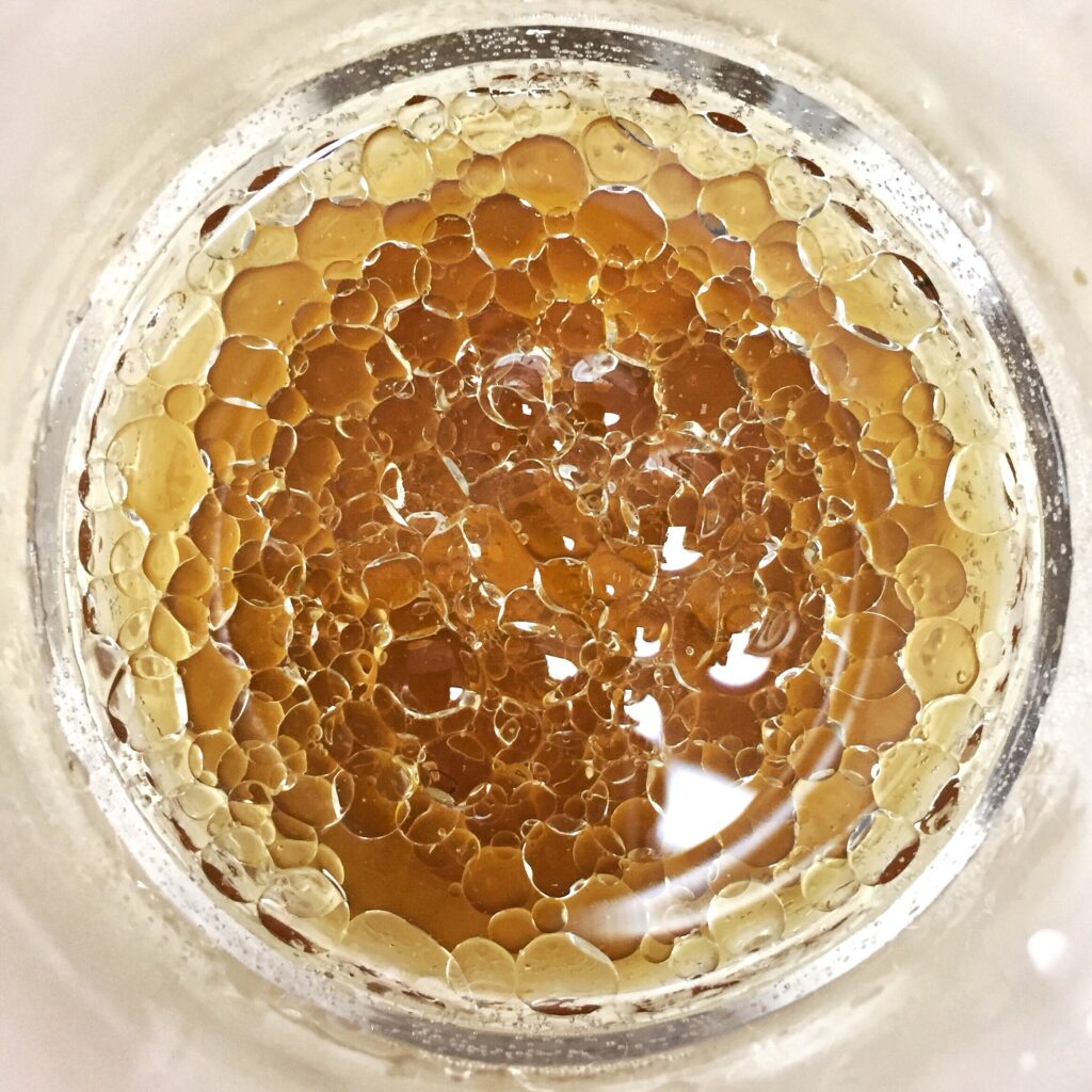 Graphene oxide stabilized wax bubbles